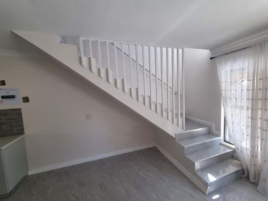 To Let 2 Bedroom Property for Rent in Rondebosch East Western Cape